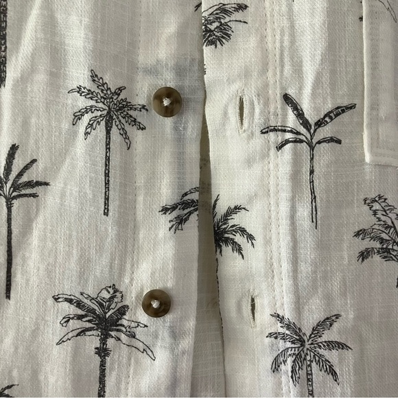 NWT Men’s 100% Cotton Palm Tree Print Short Sleeve Collared Button Shirt (Small) - Picture 4 of 8